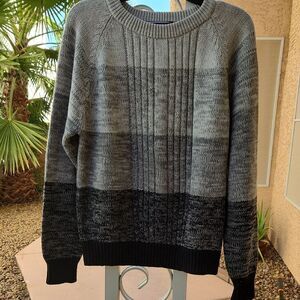 Stylish Gray and Black Crewneck Sweater for Men